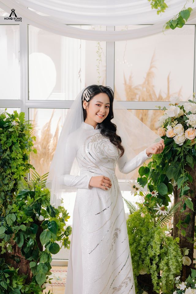 BST áo dài trắng tinh khôi và thanh lịch cho dâu rể mùa cưới