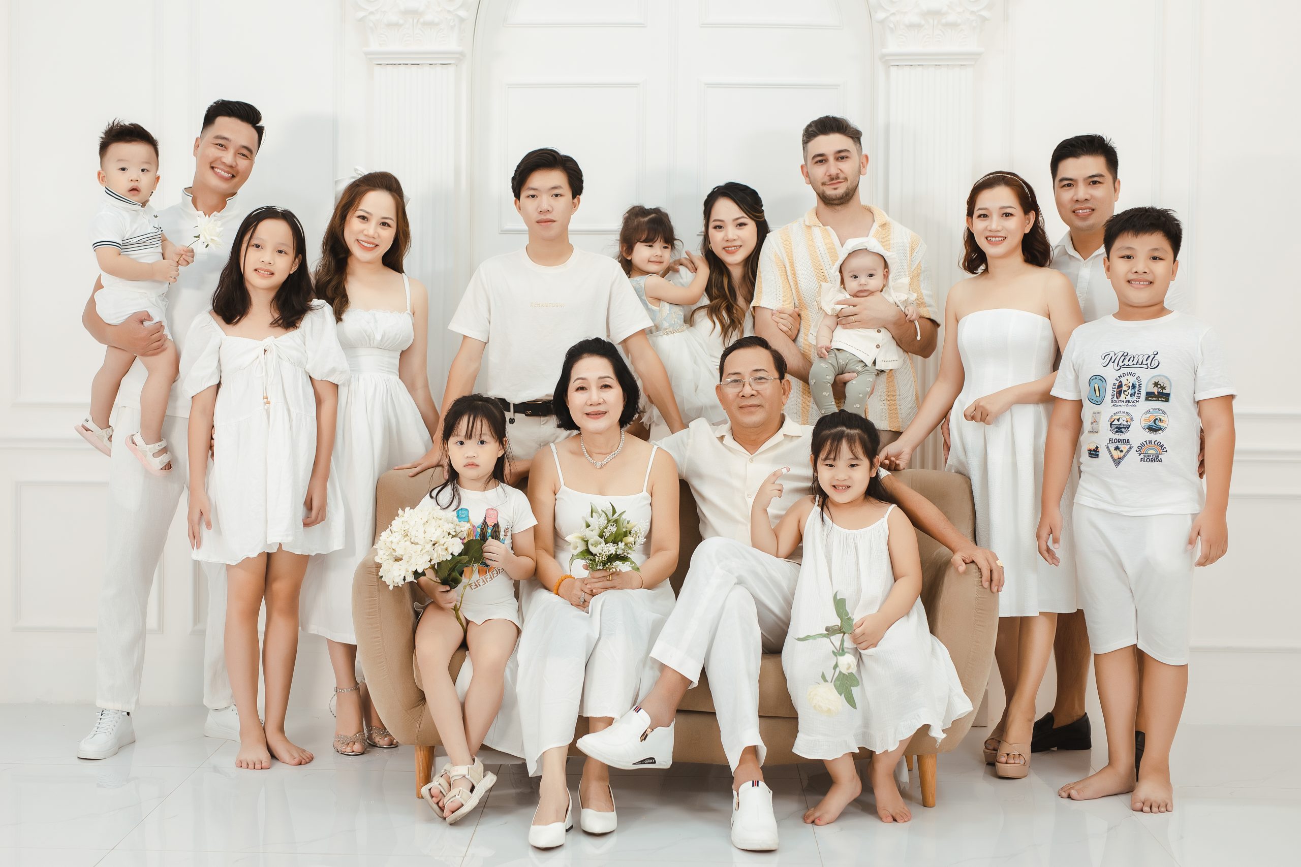 HongKong Wedding gợi ý concept chụp ảnh gia đình ngày Tết